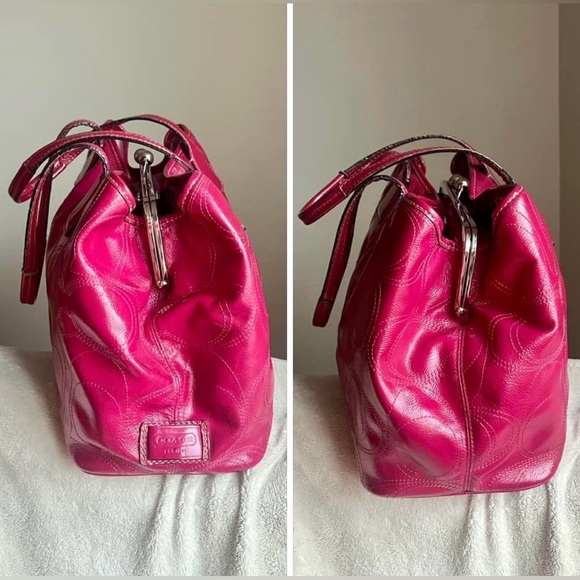 Coach kiss lock #E1093-F15658 signature hot pink patent leather purse - Picture 6 of 17